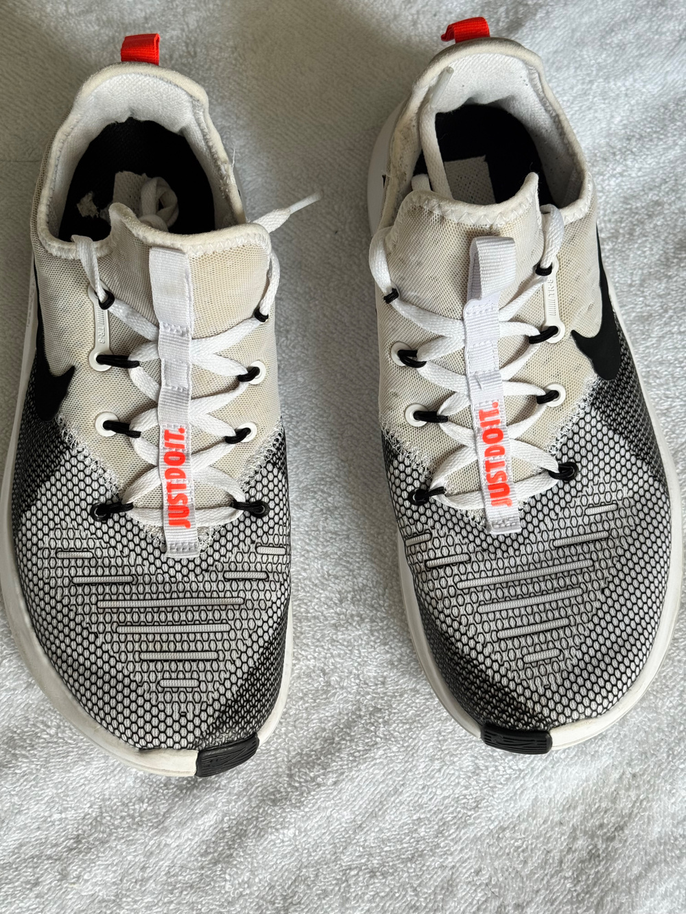 Nike Running Shoes Just Do It White Black Red Size 9
